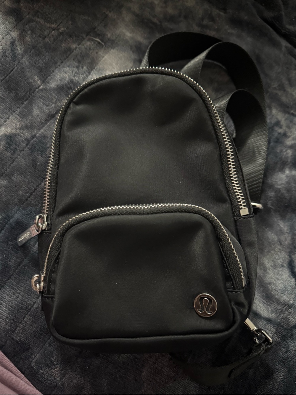 LULULEMON EVERYDAY SLING BAG 2L